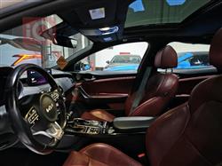 کیا ستینگەر